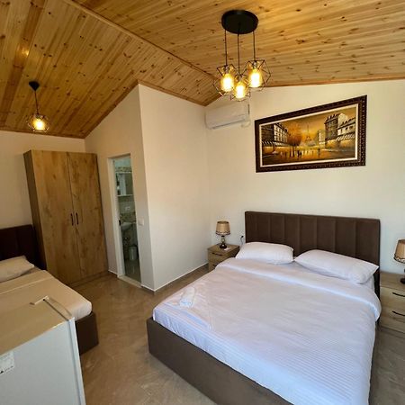 Lake Bliss Cabins Shkodër Extérieur photo