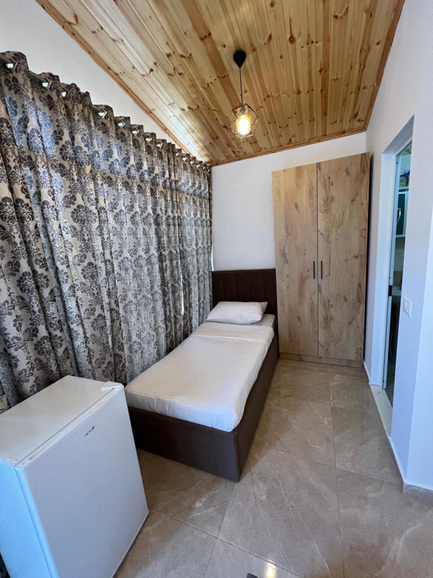 Lake Bliss Cabins Shkodër Extérieur photo