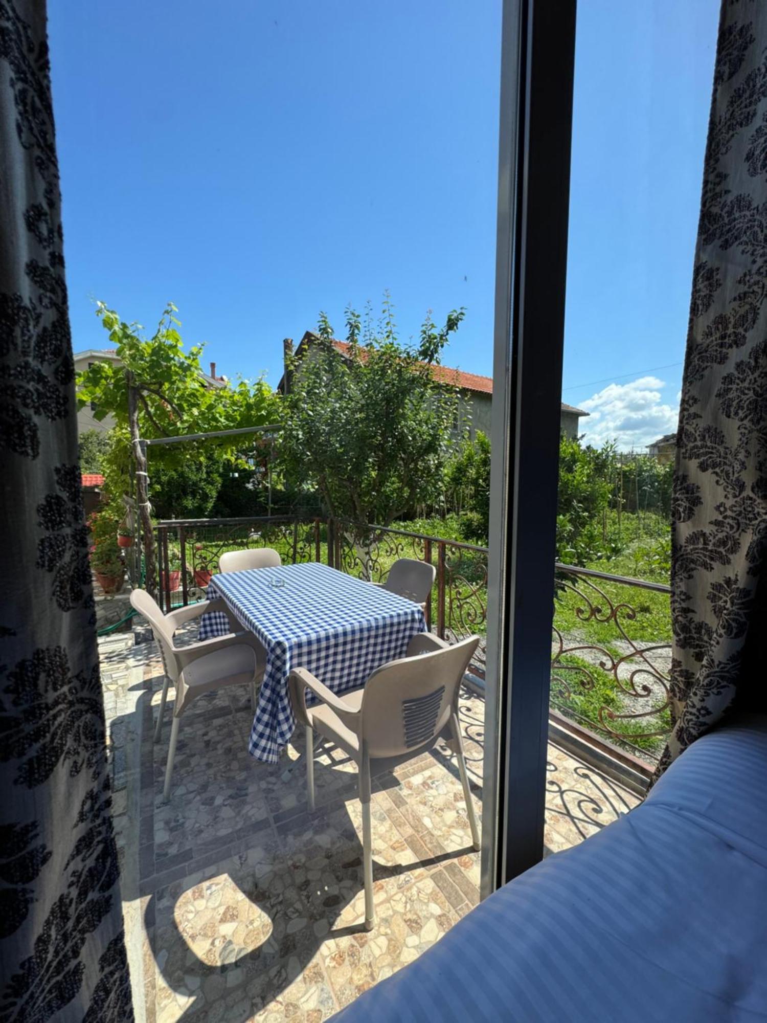 Lake Bliss Cabins Shkodër Extérieur photo